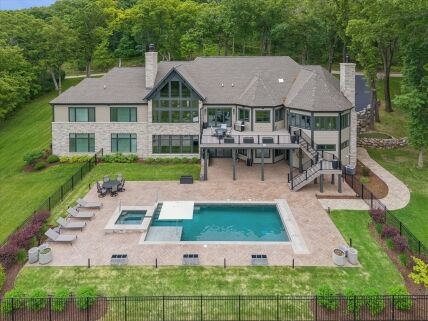 3873 Carlisle Drive