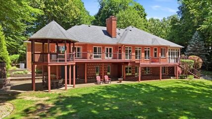 7540 S Susan Lane
